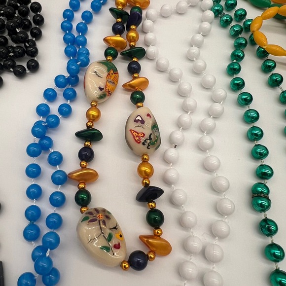Lot of 29 Vintage Mardi Gras Beads Necklaces Endymion Tucks Zulu Jazz Centurions - Picture 11 of 15